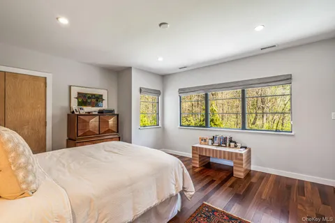 $5,675,000 | 68 Brookside Drive, Manhasset, NY 11030