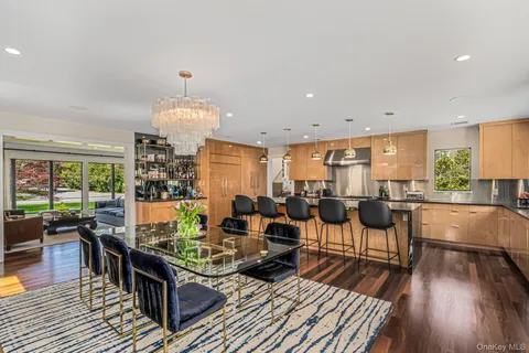 $5,675,000 | 68 Brookside Drive, Manhasset, NY 11030