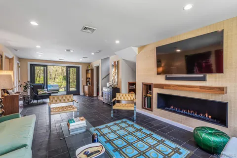 $5,675,000 | 68 Brookside Drive, Manhasset, NY 11030