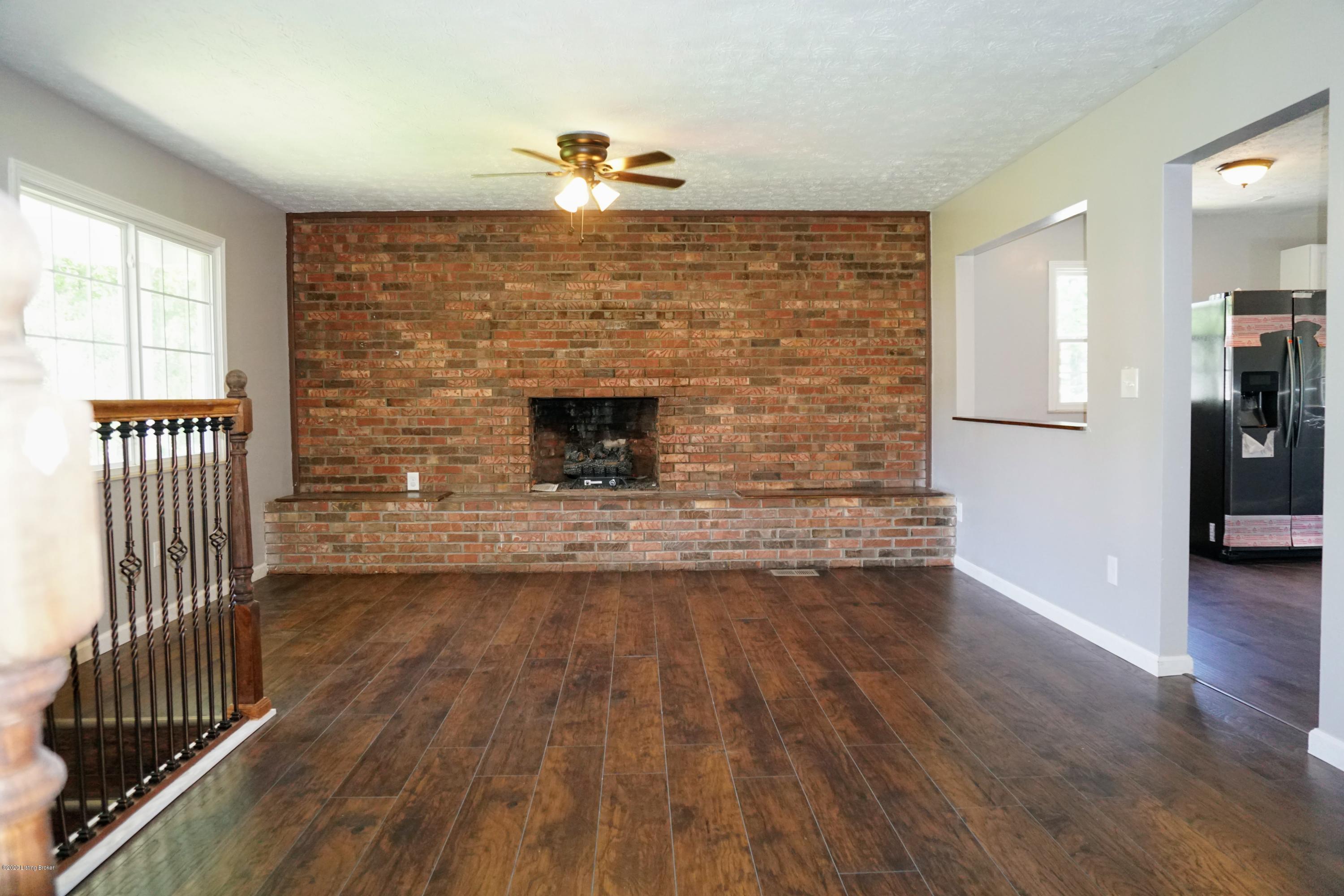 223 Wilderness Road Brooks, KY 40109 - Photo 4 of 17 Living Room (2nd Floor)