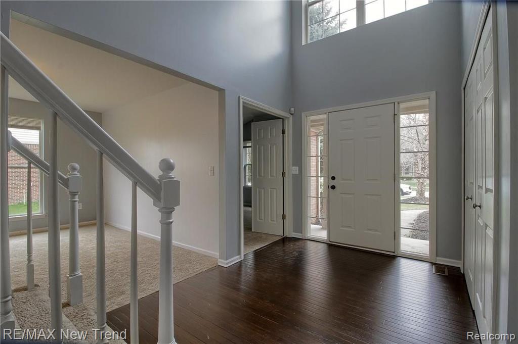 767 Woodfield Way Rochester Hills, MI 48307 - Photo 3 of 29