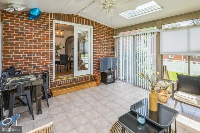 a view of a livingroom with lounge chair