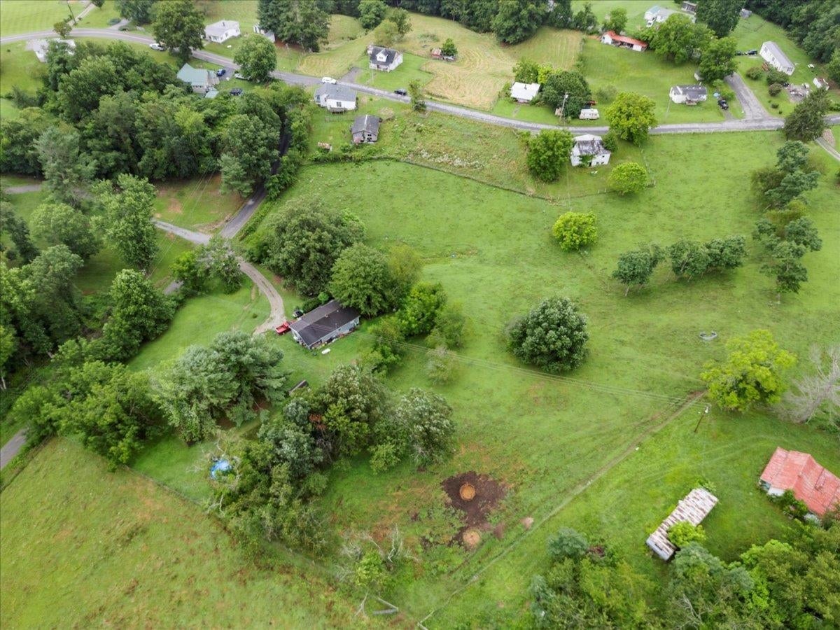 2947 Haynes Road Pulaski, VA 24301 - Photo 41 of 46 Gallery Image 41