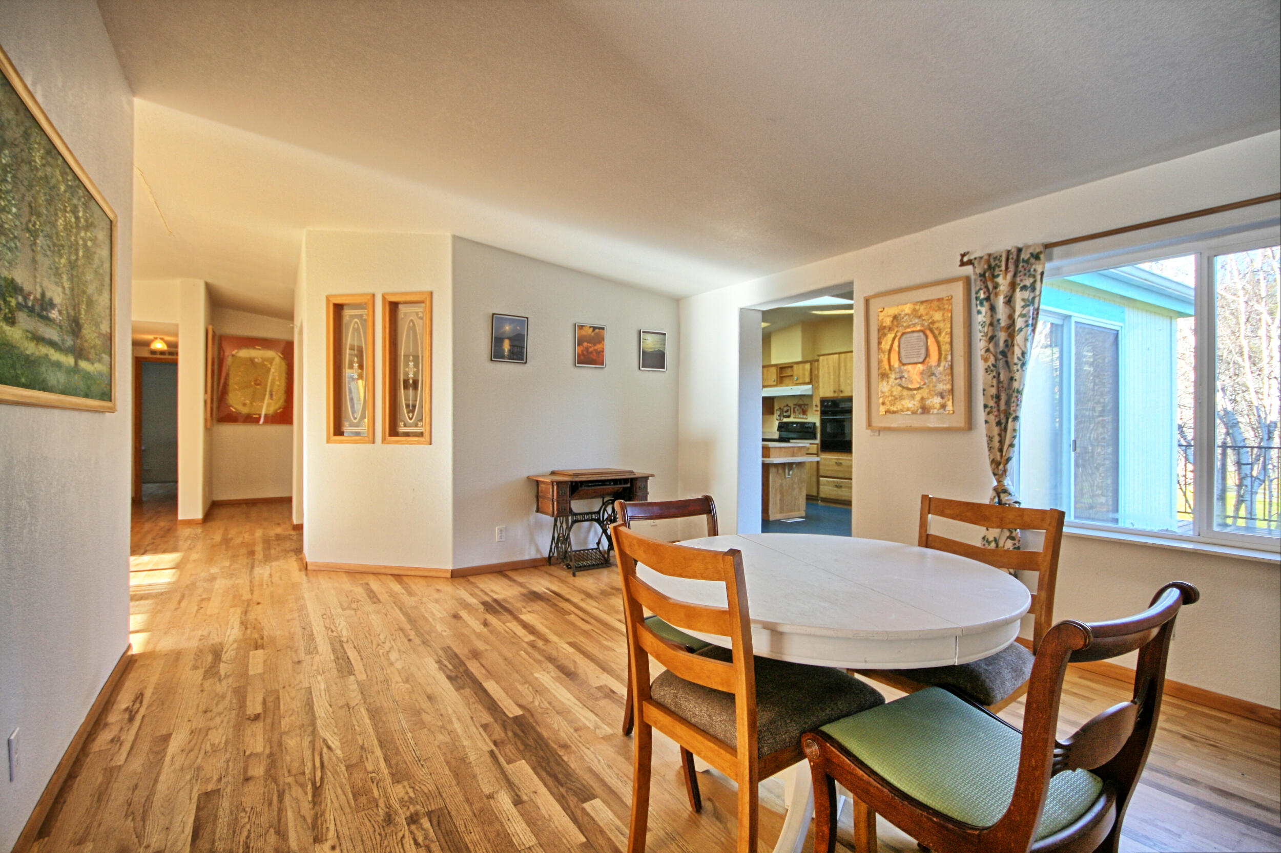 8060 Upper Applegate Road Jacksonville, OR 97530 - Photo 12 of 44 IMG_9230_1_2_easyHDR-Interior 1-fotor-20