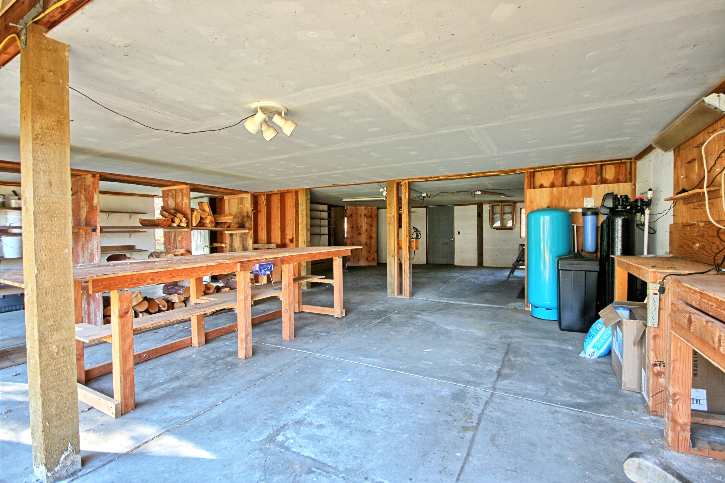 8060 Upper Applegate Road Jacksonville, OR 97530 - Photo 32 of 44 IMG_9302_3_4_easyHDR-fotor-2026020413464