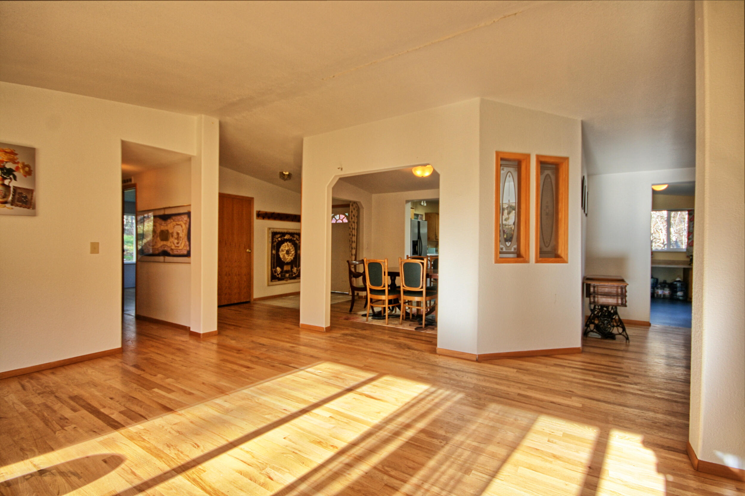 8060 Upper Applegate Road Jacksonville, OR 97530 - Photo 10 of 44 IMG_9221_2_3_easyHDR-Interior 1-fotor-20