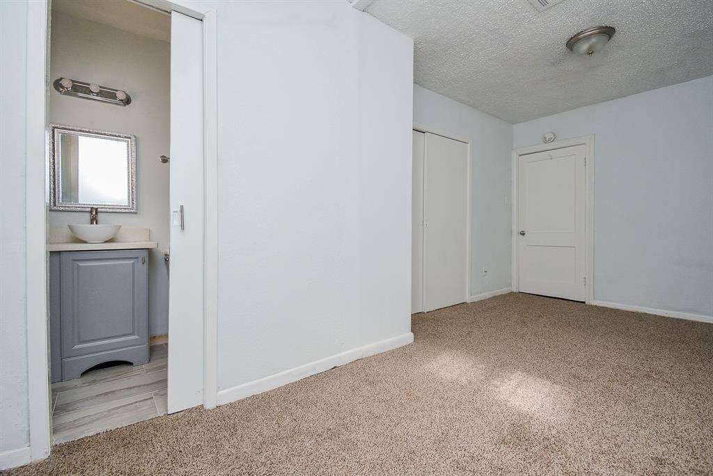 917 Defender Street Houston, TX 77029 - Photo 11 of 14