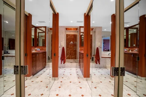 $3,000,000 | 111 West Maple Street, Unit 34023404, Chicago, IL 60610