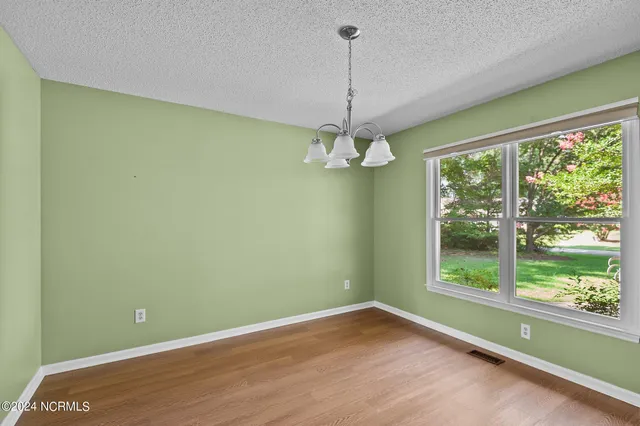 $2,300 | 103 Knollwood Court, New Bern, NC 28562