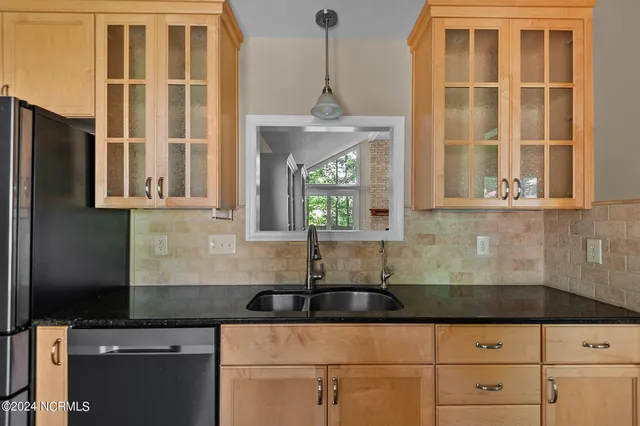 $2,300 | 103 Knollwood Court, New Bern, NC 28562