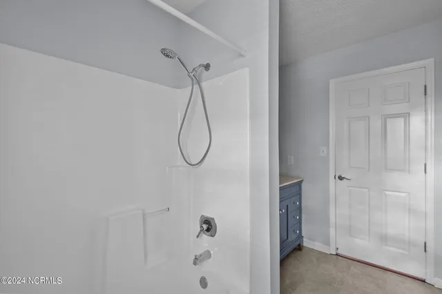 $2,300 | 103 Knollwood Court, New Bern, NC 28562