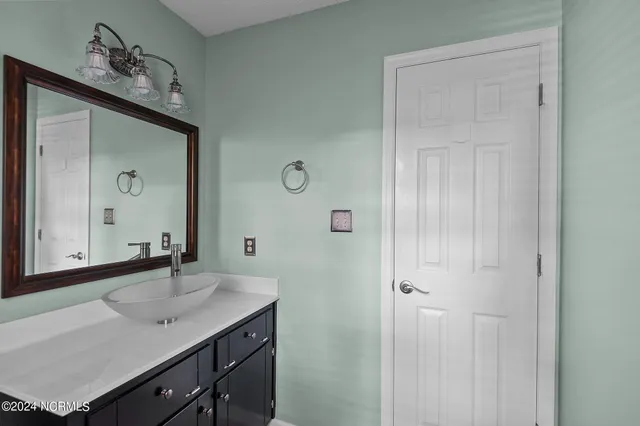 $2,300 | 103 Knollwood Court, New Bern, NC 28562