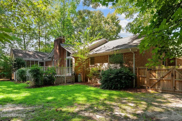 $2,300 | 103 Knollwood Court, New Bern, NC 28562