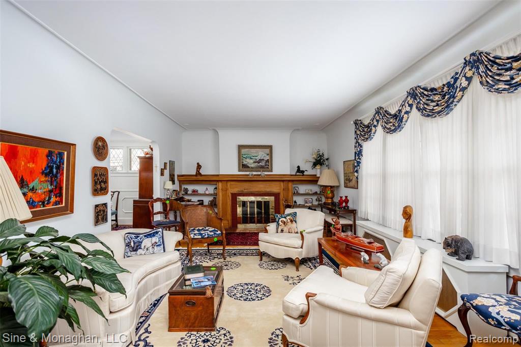 973 Lincoln Road Grosse Pointe, MI 48230 - Photo 4 of 40 Gallery Image 4