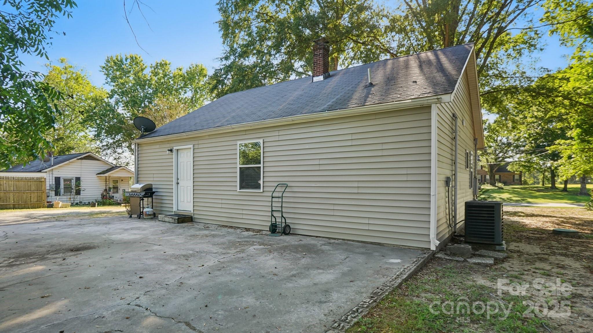 3823 Centergrove Road, Unit 11 Concord, NC 28025 - Photo 19 of 21 Gallery Image 19