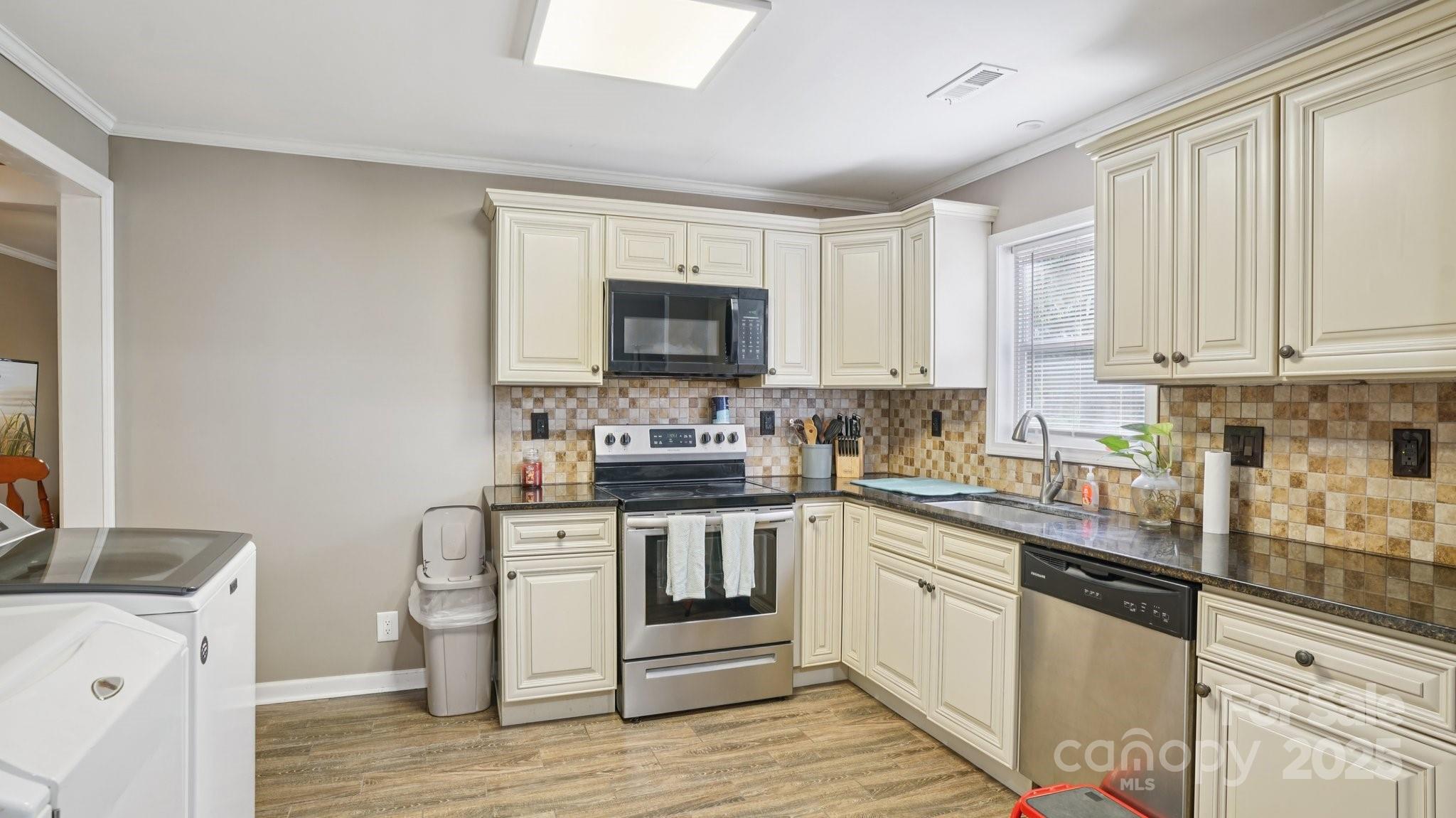 3823 Centergrove Road, Unit 11 Concord, NC 28025 - Photo 9 of 21 Gallery Image 9