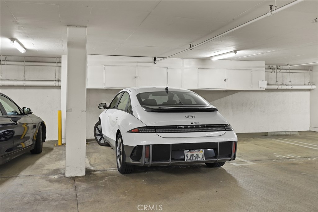 255 Main Street, Unit 103 Venice, CA 90291 - Photo 28 of 37 a car parked in garage