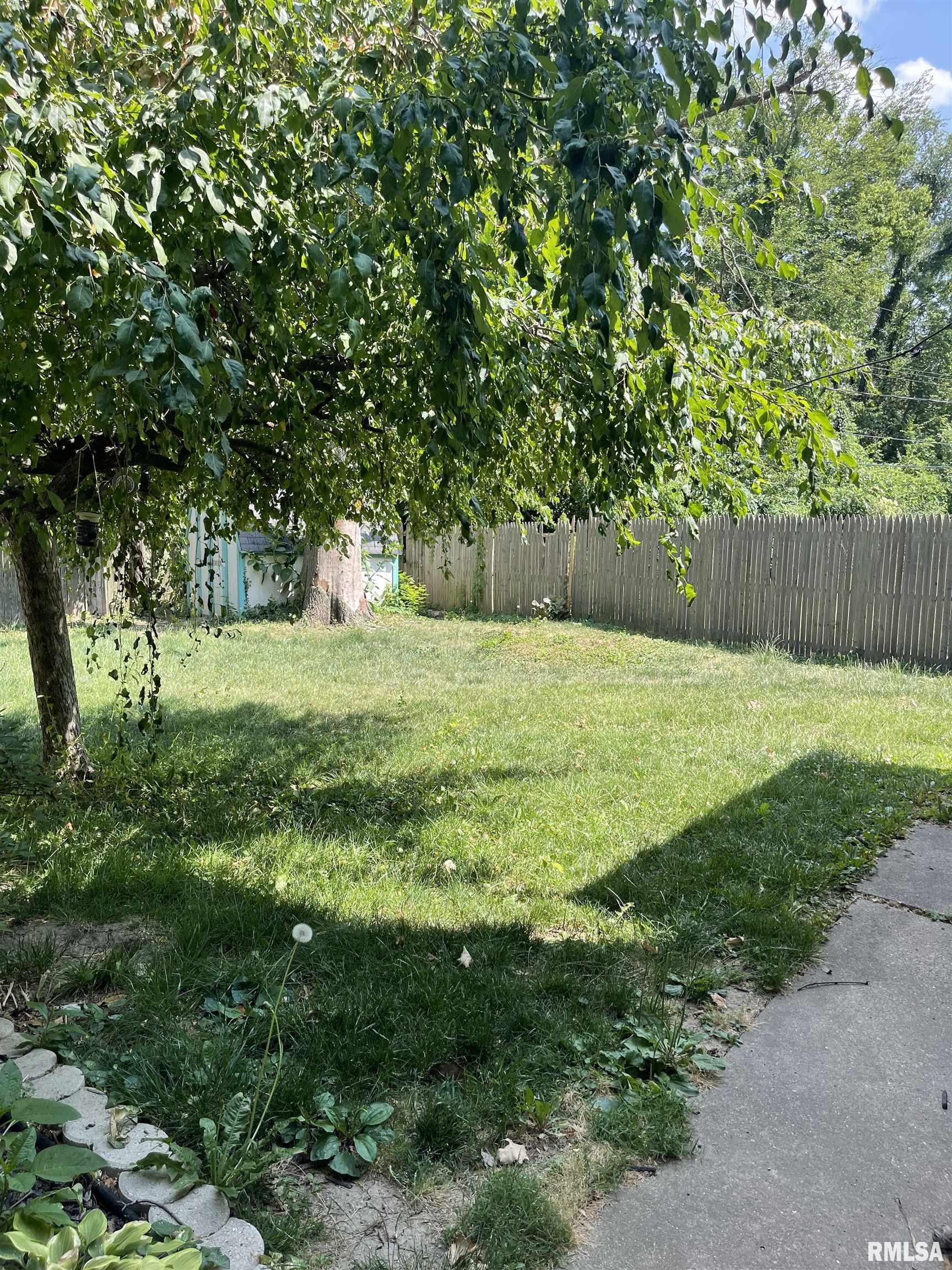 2408 Eastview Drive Springfield, IL 62702 - Photo 16 of 16 Gallery Image 16