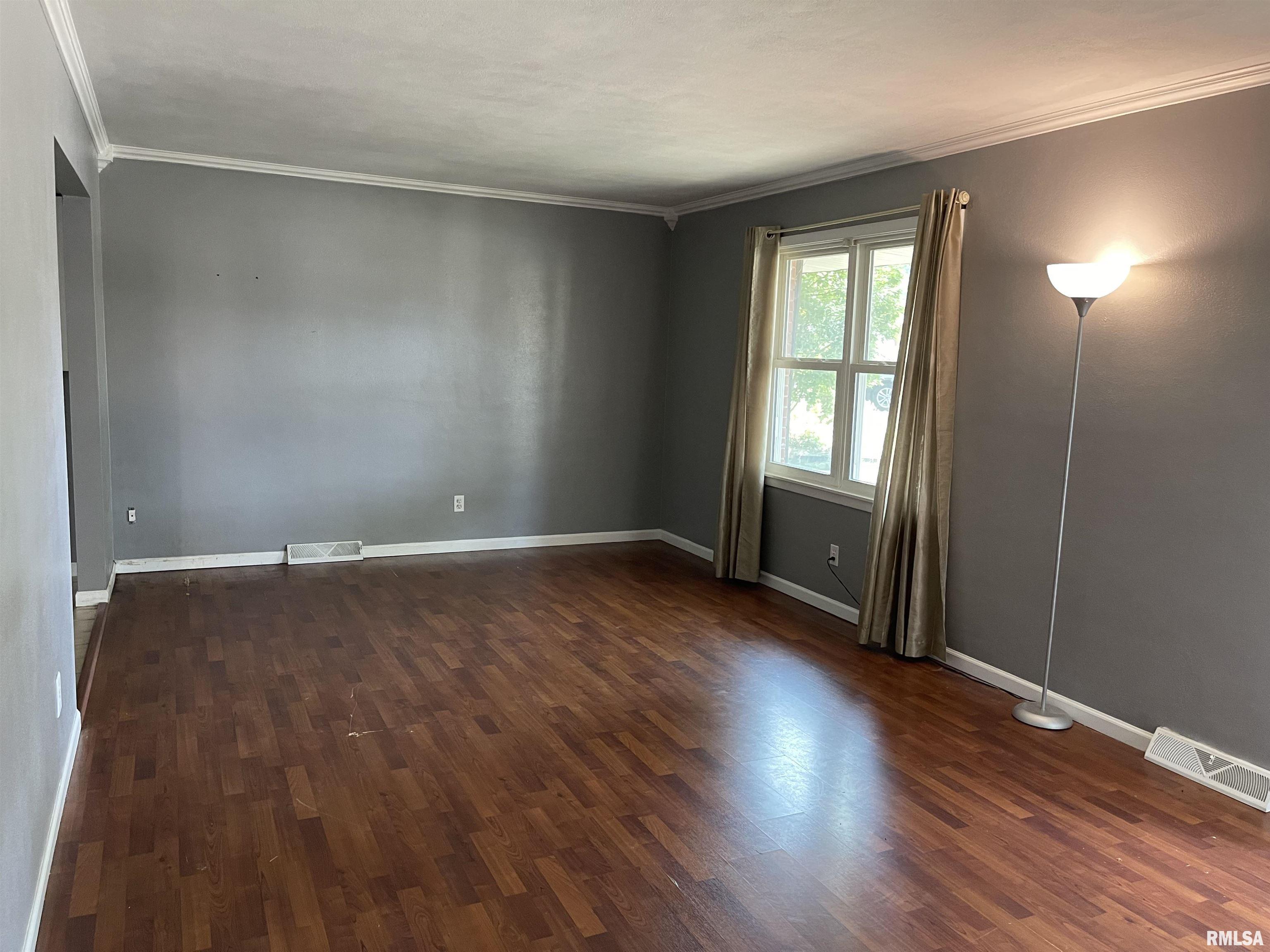 2408 Eastview Drive Springfield, IL 62702 - Photo 2 of 16 Gallery Image 2