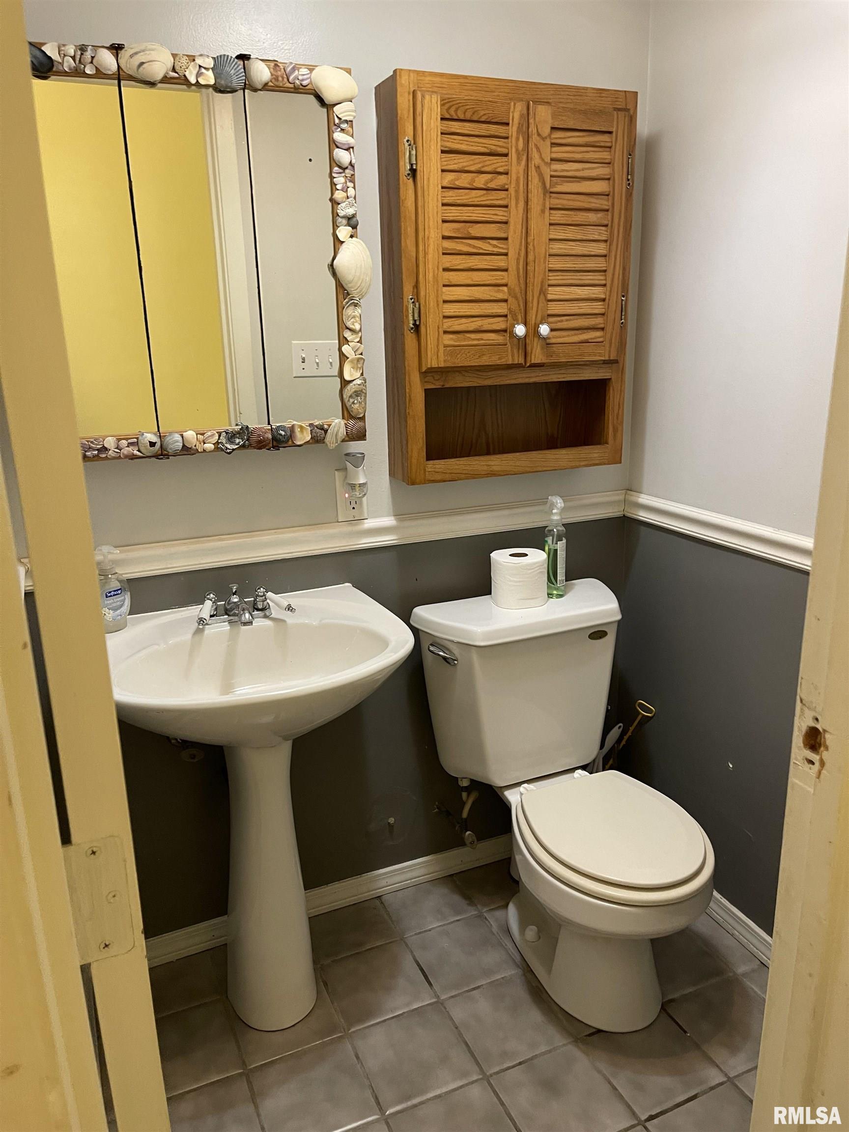 2408 Eastview Drive Springfield, IL 62702 - Photo 7 of 16 Gallery Image 7