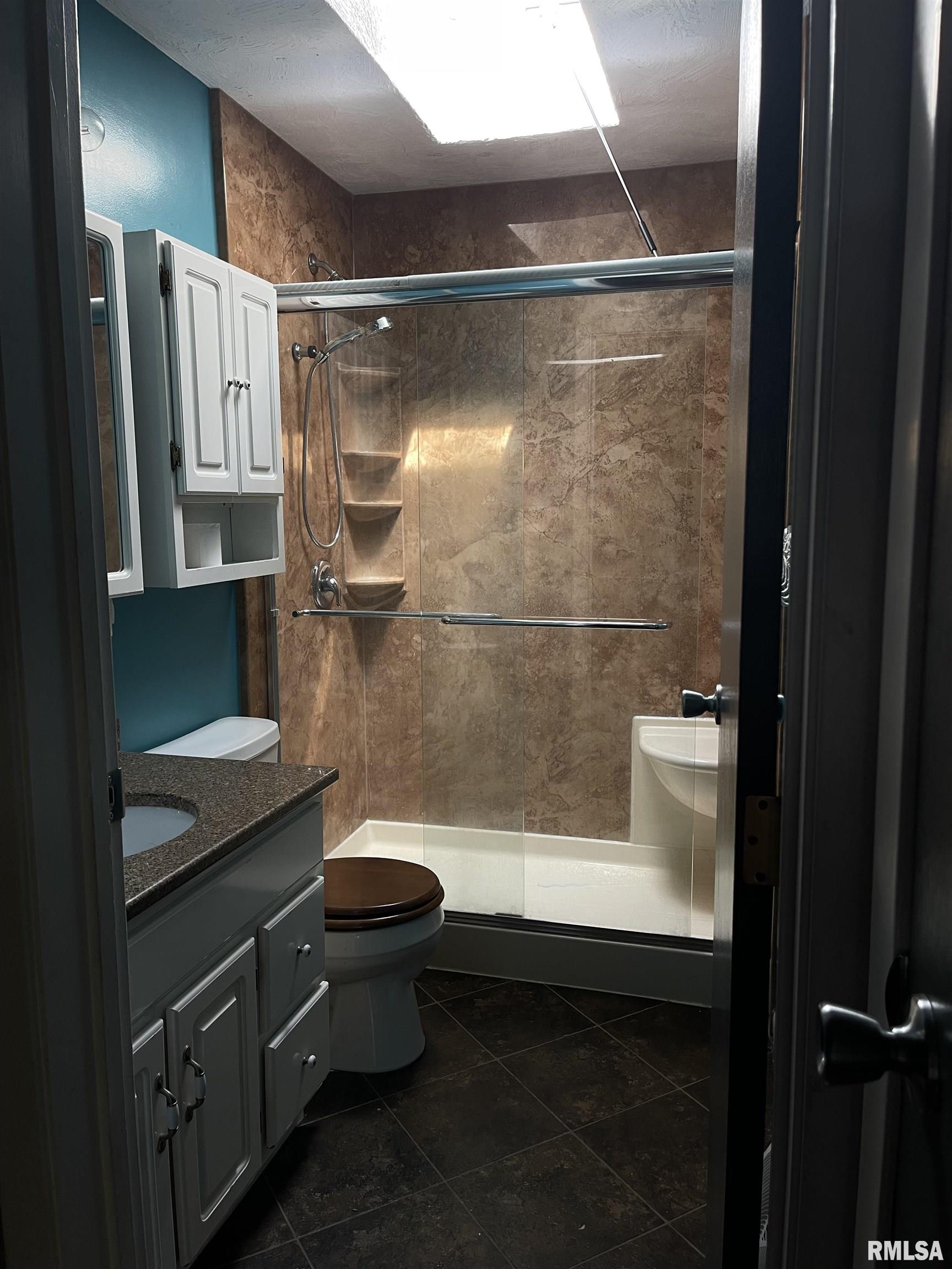 2408 Eastview Drive Springfield, IL 62702 - Photo 8 of 16 Gallery Image 8