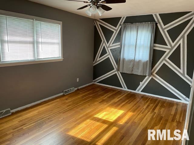 2408 Eastview Drive Springfield, IL 62702 - Photo 10 of 16 Gallery Image 10