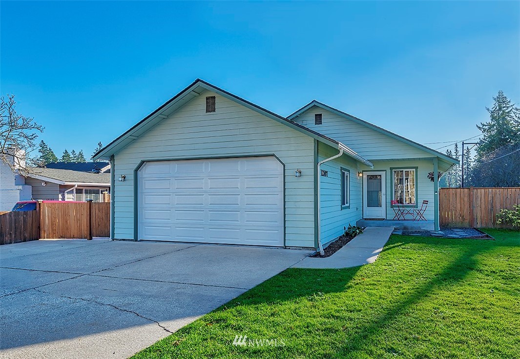 12107 Gibson Road Everett, WA 98204 - Photo 1 of 14