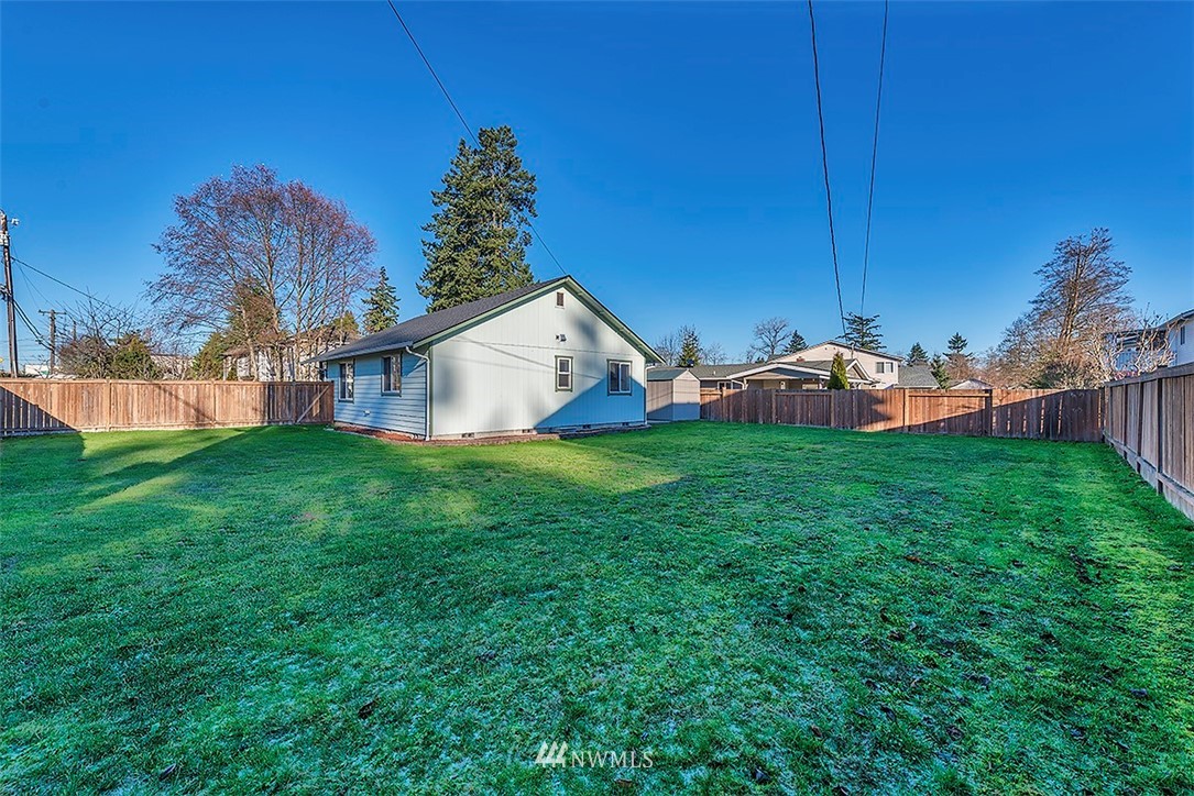 12107 Gibson Road Everett, WA 98204 - Photo 13 of 14