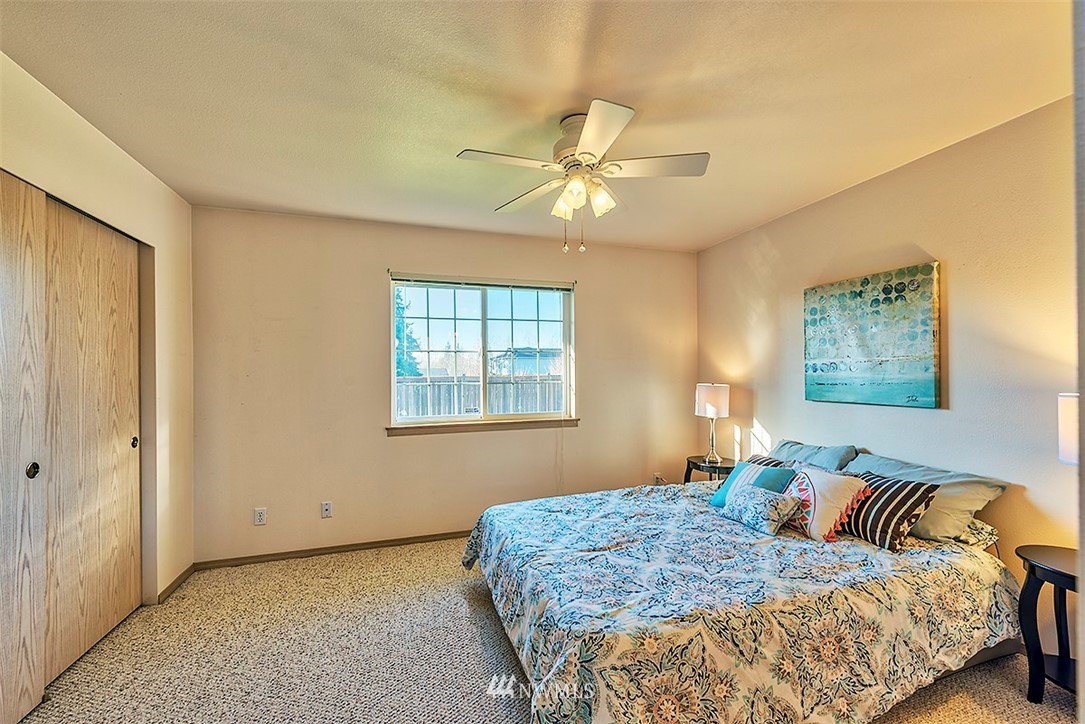 12107 Gibson Road Everett, WA 98204 - Photo 6 of 14