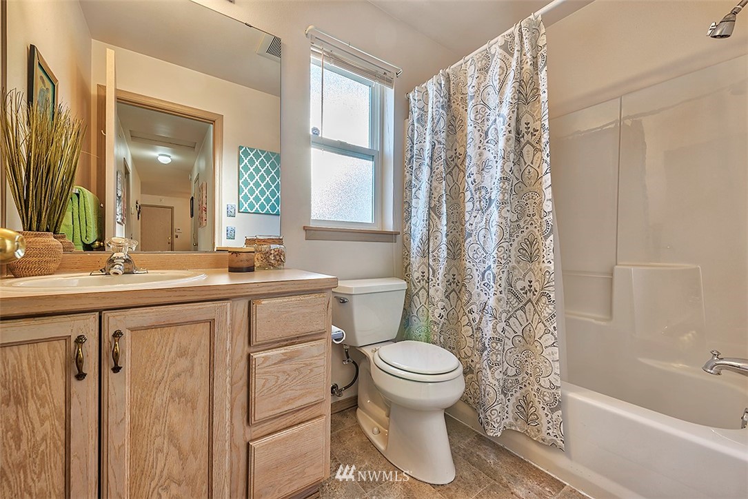 12107 Gibson Road Everett, WA 98204 - Photo 9 of 14