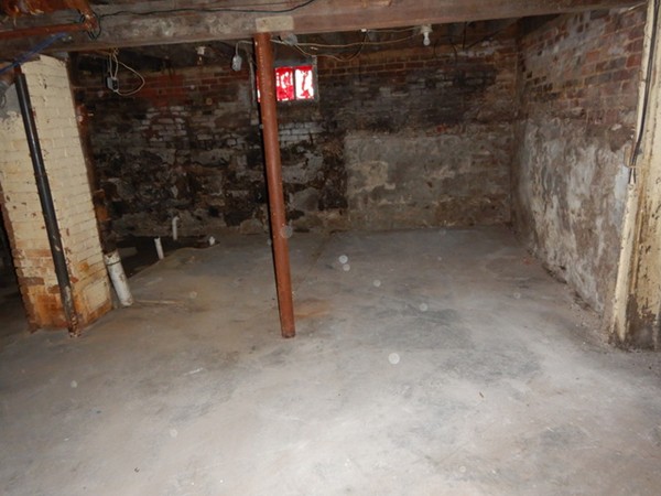 31-33 Collins Street Springfield, MA 01109 - Photo 24 of 30 a view of empty room
