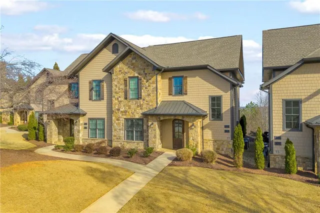 $320,000 | 17 Cottage Lane, Toccoa, GA 30577