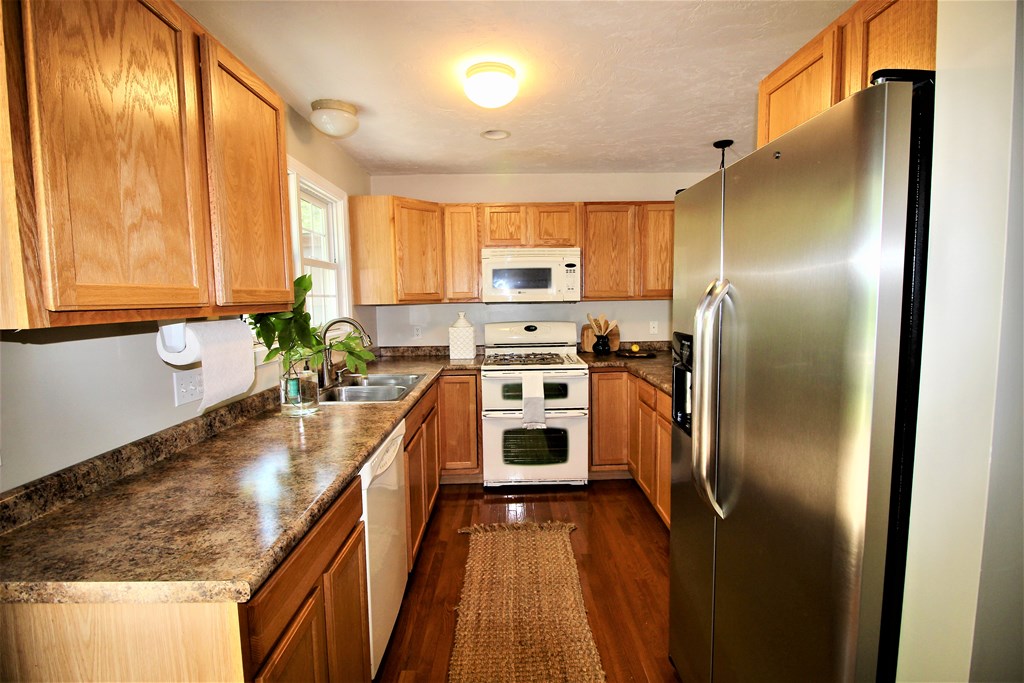 21 Pine Ridge Way, Unit 21 Middleboro, MA 02346 - Photo 8 of 12 Gallery Image 8