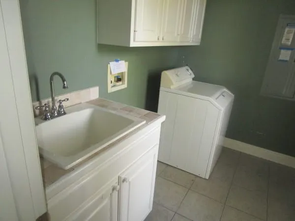 $314,000 | 37233 South Lakeshore Avenue, Prairieville, LA 70769