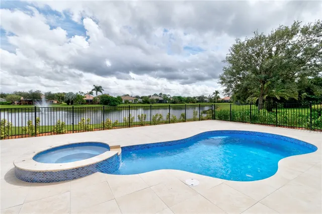 $1,170,000 | 560 Stoney Brook Farm Court, Vero Beach, FL 32968