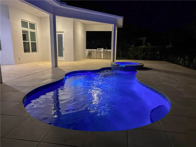 $1,170,000 | 560 Stoney Brook Farm Court, Vero Beach, FL 32968