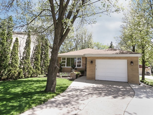 293 East Quincy Street Riverside, IL 60546 - Photo 2 of 25