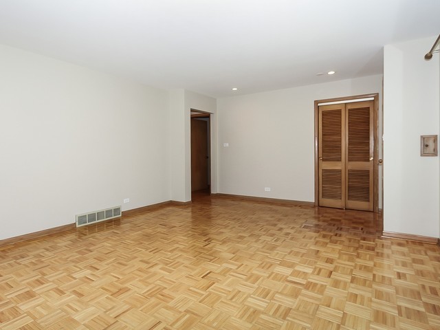 293 East Quincy Street Riverside, IL 60546 - Photo 6 of 25