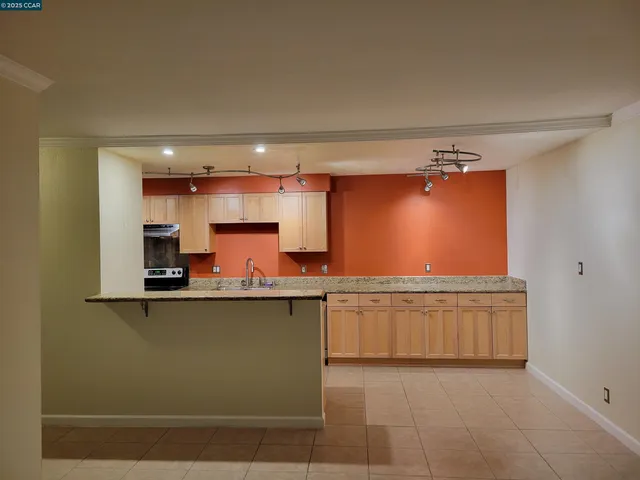 $2,100 | 590 El Dorado Avenue, Unit 109, Oakland, CA 94611