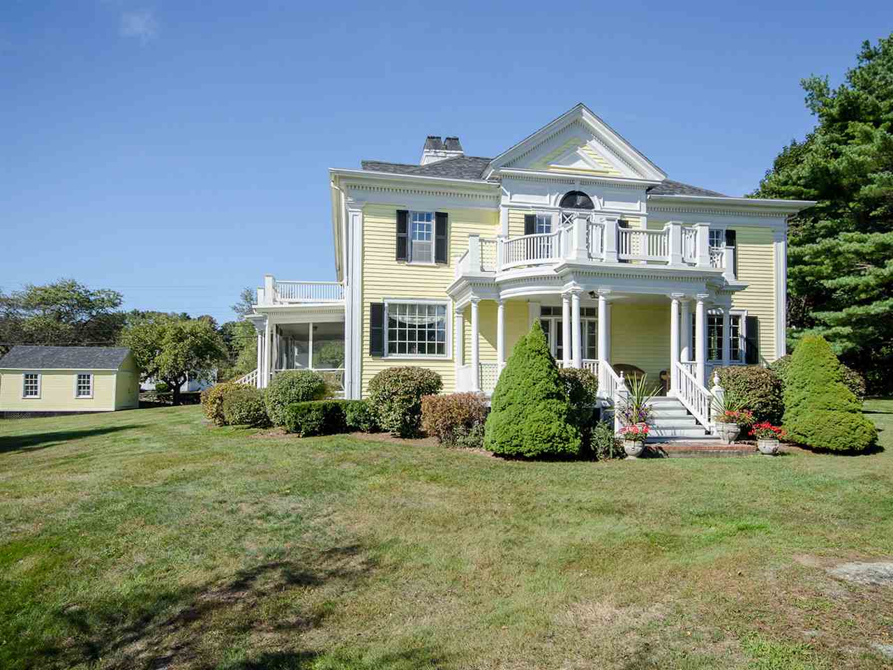 101 Shore Road York, ME 03902 - Photo 1 of 32 Gallery Image 1