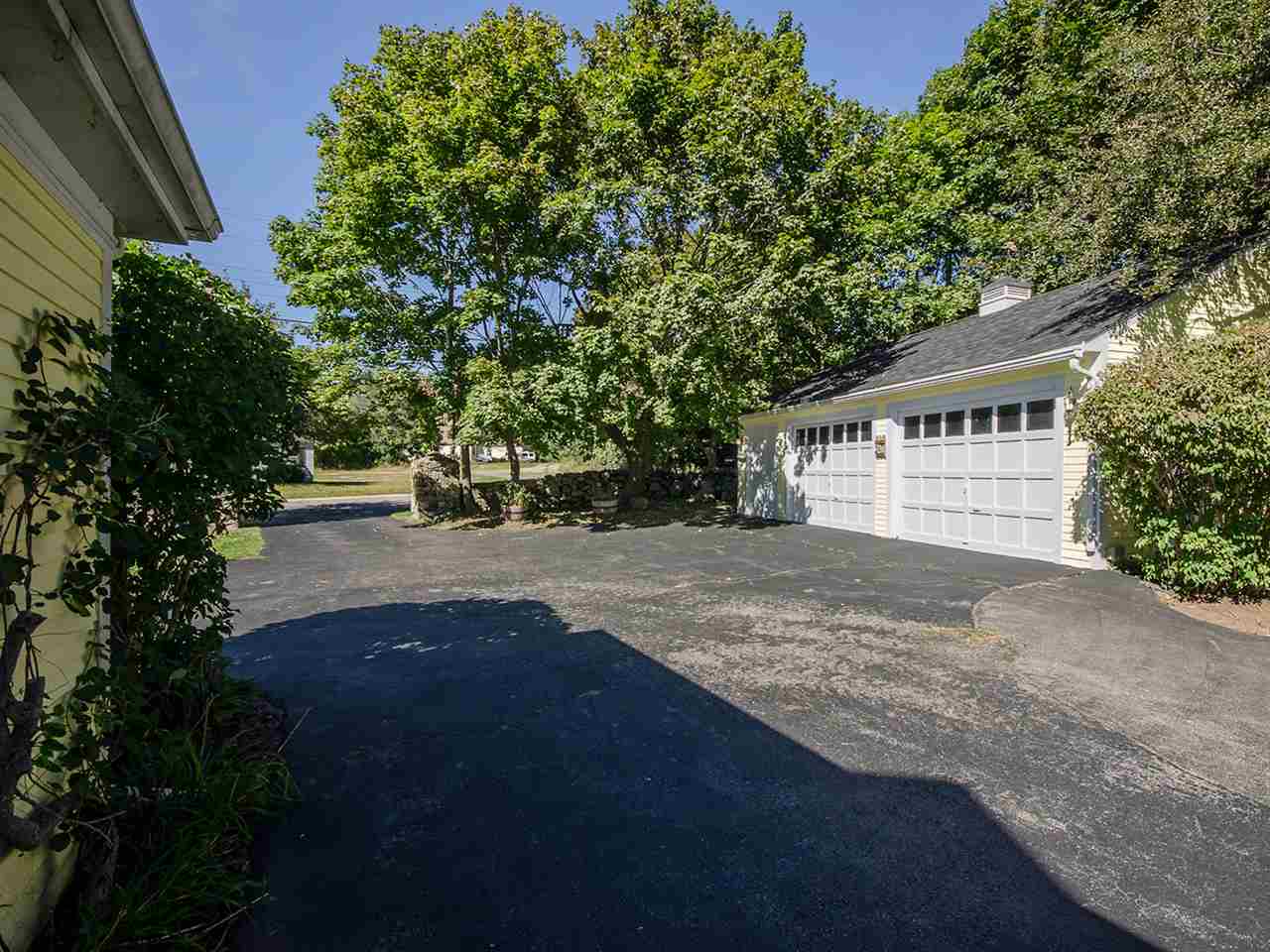 101 Shore Road York, ME 03902 - Photo 5 of 32 Gallery Image 5