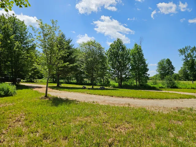 $140,000 | 133 Farmington Me 04938, Farmington, ME 04938