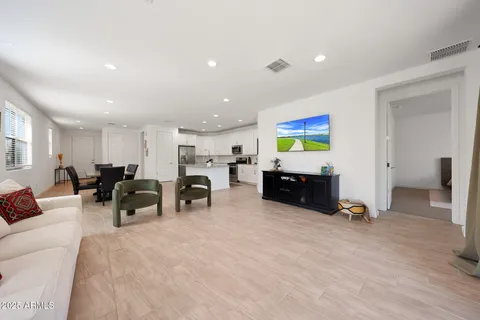 $669,900 | 98 East Leo Place, Chandler, AZ 85249