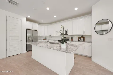 $669,900 | 98 East Leo Place, Chandler, AZ 85249