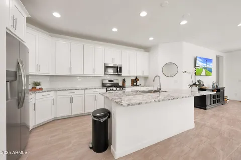 $669,900 | 98 East Leo Place, Chandler, AZ 85249