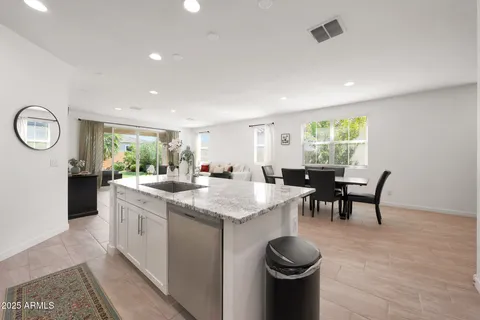 $669,900 | 98 East Leo Place, Chandler, AZ 85249