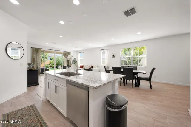 $669,900 | 98 East Leo Place, Chandler, AZ 85249