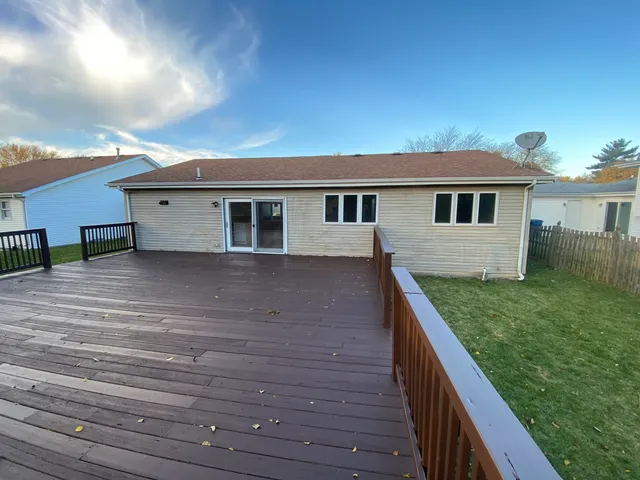 $279,900 | 186 Cedarwood Drive, Steger, IL 60475