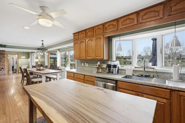 $695,500 | 1888 Squaw Lagoon Drive, Oxford, MI 48371
