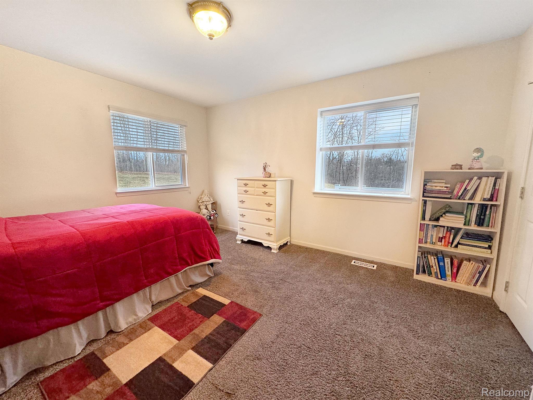 9530 Timber Ridge Drive Grand Blanc, MI 48439 - Photo 15 of 27 Primary Bedroom